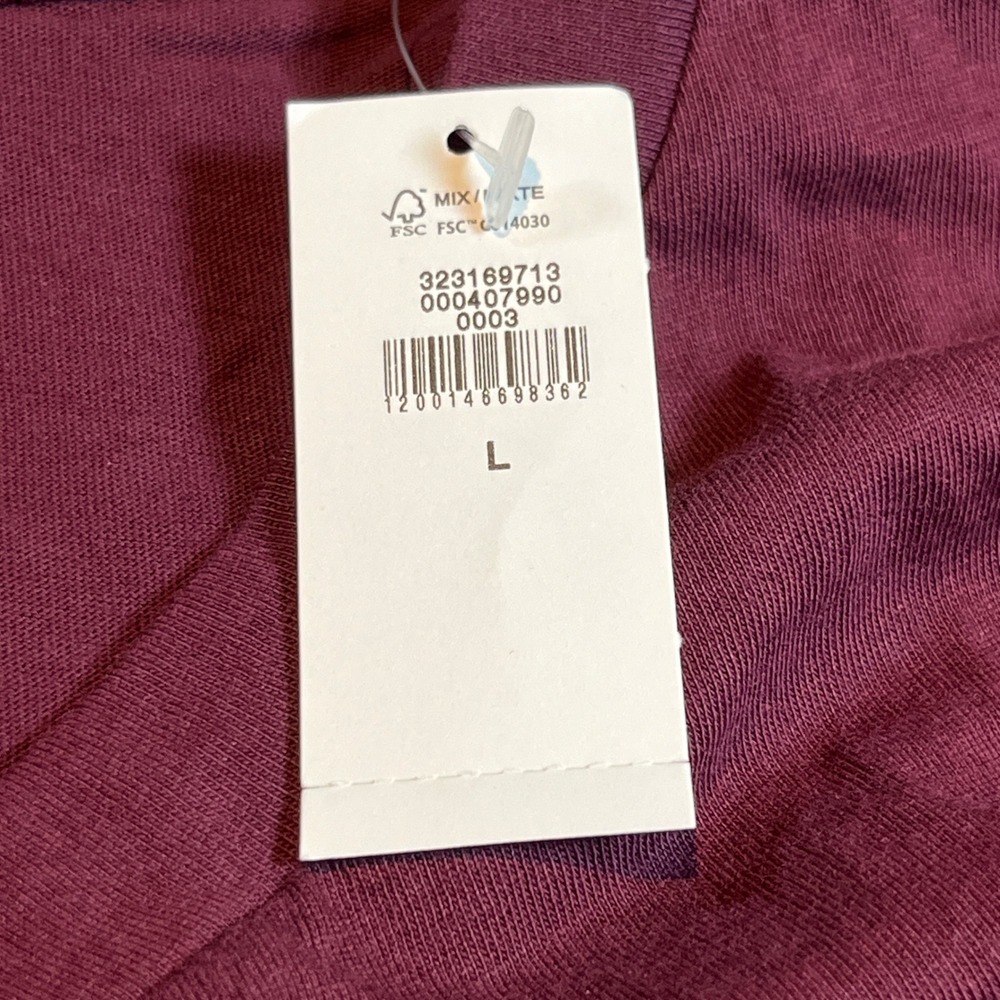 Gap Womens Organically Grown Cotton Logo T-Shirt Burgundy Plum Large NWT w/Stain - Picture 5 of 9